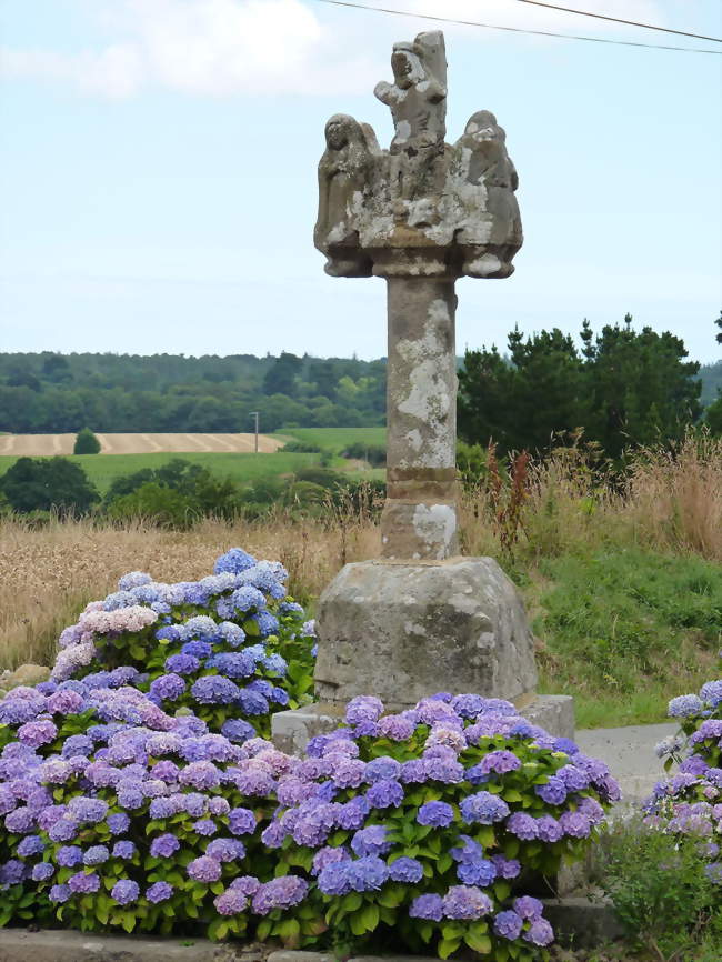 Le calvaire du 17e siècle - Hengoat (22450) - Côtes-d'Armor