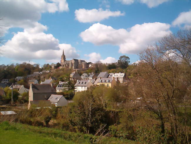 Vue de Lannion et de l'église de Brélévénez - Lannion (22300 22303) - Côtes-d'Armor