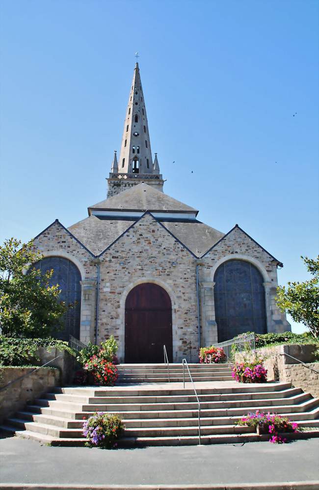 L'église Saint-Pierre - Ploëzal (22260) - Côtes-d'Armor