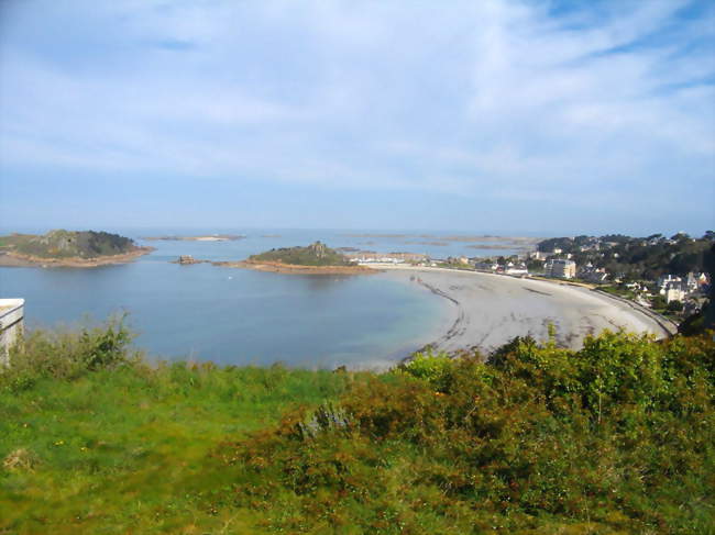 Baie de Lannion en bateau avec escale libre à Locquémeau