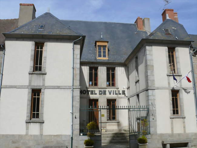 Hôtel de ville - Chénérailles (23130) - Creuse