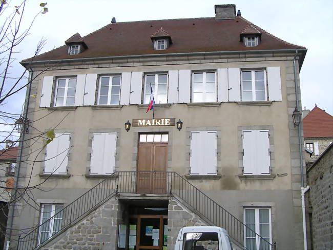 La  mairie de Crocq - Crocq (23260) - Creuse
