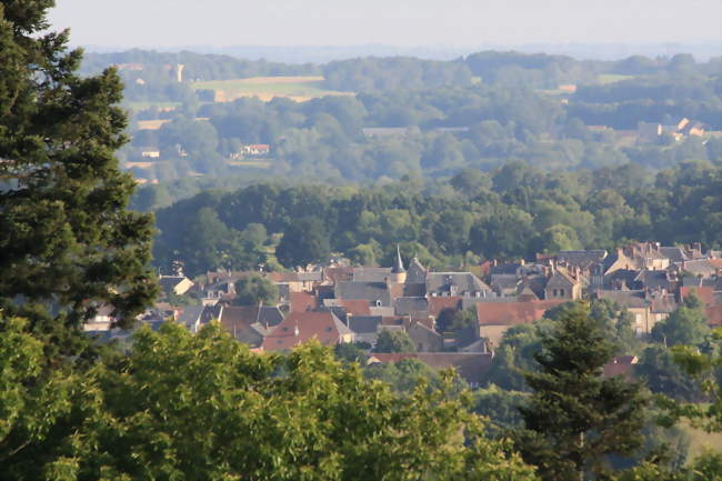 Le village depuis le bois de Chabannes - Dun-le-Palestel (23800) - Creuse