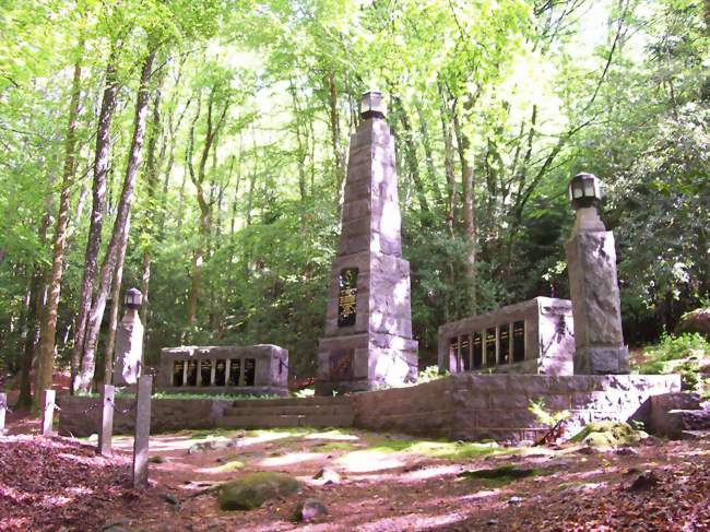 Monument commémoratif du premier maquis Creusois - Maisonnisses (23150) - Creuse