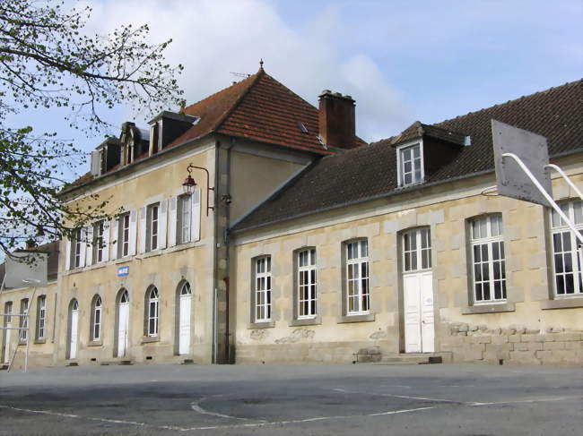 Mairie de Peyrat-la-Nonière - Peyrat-la-Nonière (23130) - Creuse