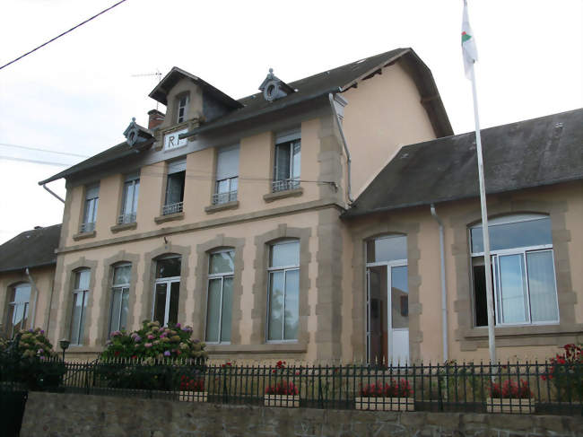 La mairie - Saint-Germain-Beaupré (23160) - Creuse