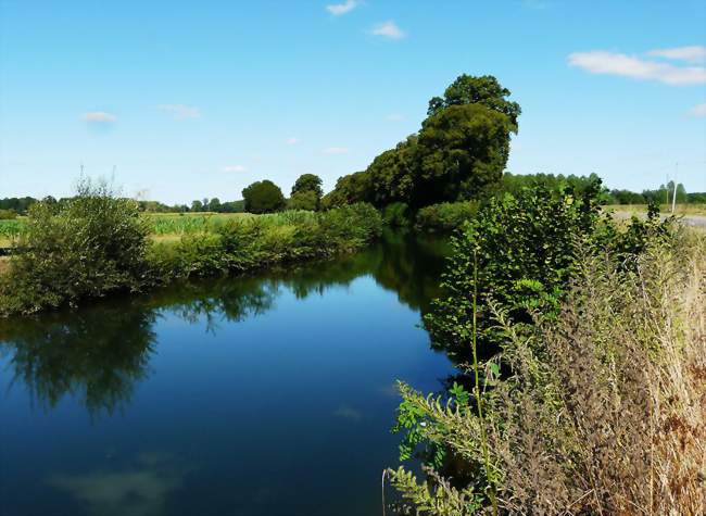 Le canal d'Annesse - Annesse-et-Beaulieu (24430) - Dordogne