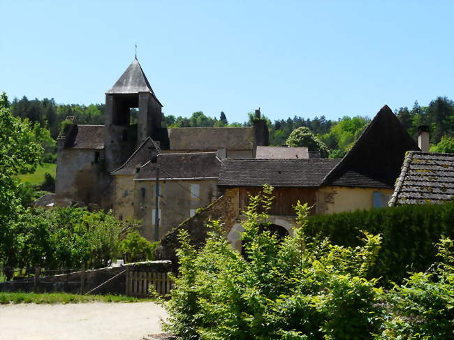 Le village et l'église d'Auriac-du-Périgord - Auriac-du-Périgord (24290) - Dordogne