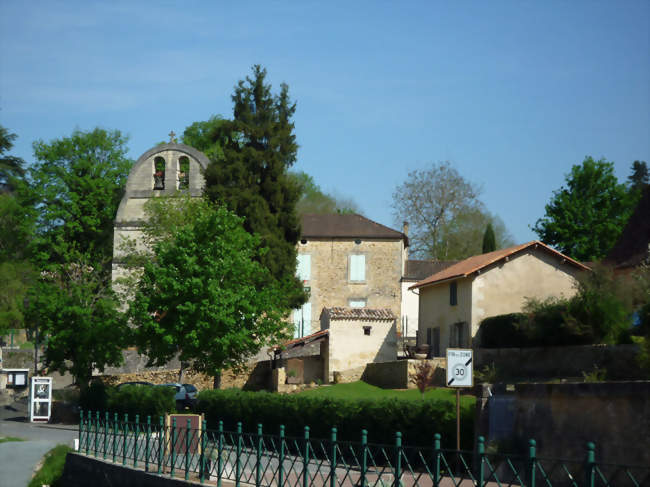 Le bourg et l'église de Bayac - Bayac (24150) - Dordogne
