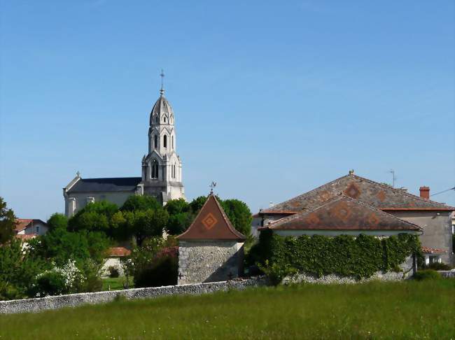 Le bourg de Bertric - Bertric-Burée (24320) - Dordogne