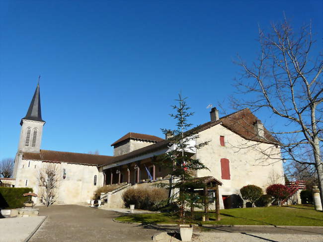 L'église et la mairie de Blis-et-Born - Blis-et-Born (24330) - Dordogne