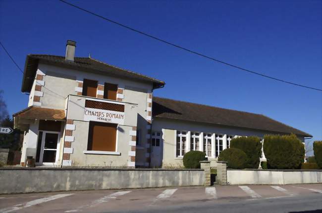 La mairie de Champs-Romain - Champs-Romain (24470) - Dordogne