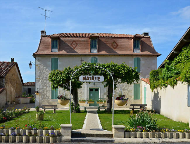 La mairie de Chenaud - Chenaud (24410) - Dordogne