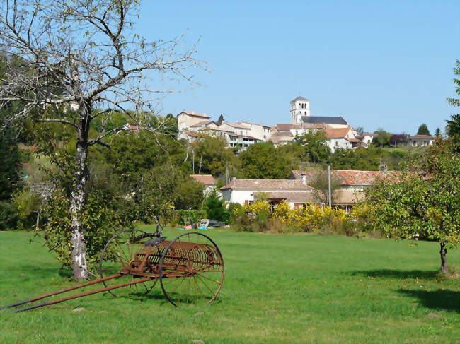 Le bourg de Douzillac - Douzillac (24190) - Dordogne