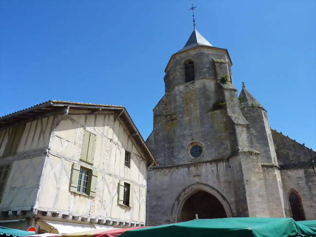 L'église d'Issigeac - Issigeac (24560) - Dordogne