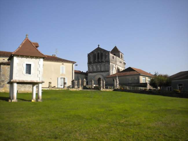 Le village de Léguillac-de-Cercles - Léguillac-de-Cercles (24340) - Dordogne