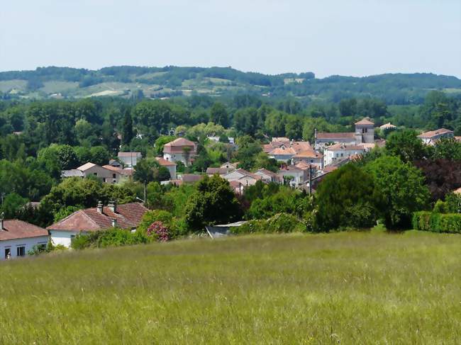 Vue générale du bourg de Lisle - Lisle (24350) - Dordogne