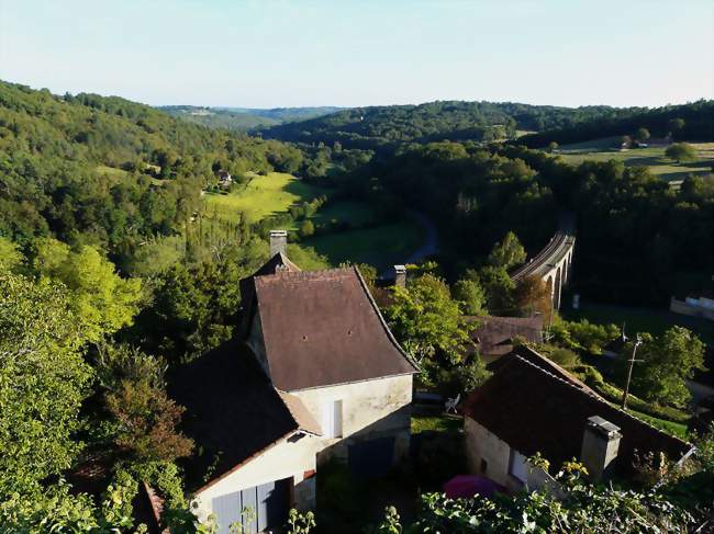 Miremont et la vallée du Manaurie vus depuis le château de Miremont - Mauzens-et-Miremont (24260) - Dordogne