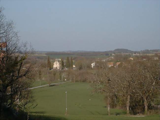 Vue sur le village de Monsaguel - Monsaguel (24560) - Dordogne