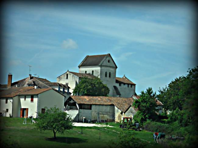 Le village et l'église de Monsec - Monsec (24340) - Dordogne