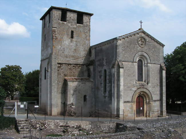 L'église de Montcaret - Montcaret (24230) - Dordogne