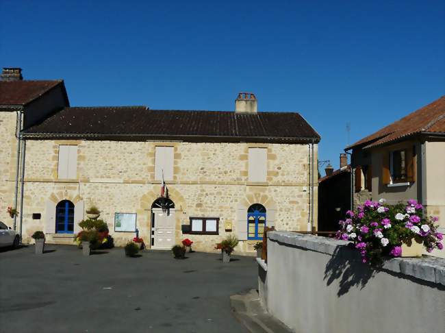 La mairie de Nantheuil - Nantheuil (24800) - Dordogne