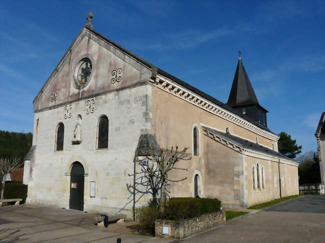 L'église Notre-Dame-des-Vertus au bourg de Notre-Dame-de-Sanilhac - Notre-Dame-de-Sanilhac (24660) - Dordogne