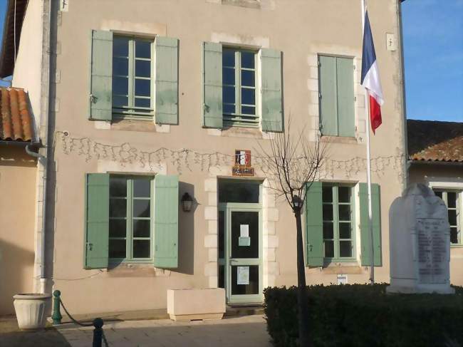 La mairie de Petit-Bersac - Petit-Bersac (24600) - Dordogne