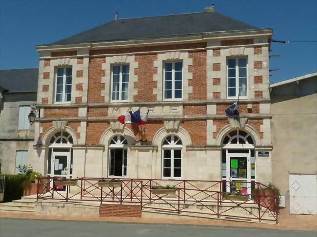 L'hôtel de ville de La Roche-Chalais - La Roche-Chalais (24490) - Dordogne