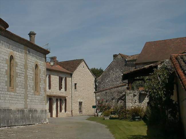 Le village de Saint-Cernin-de-Labarde - Saint-Cernin-de-Labarde (24560) - Dordogne