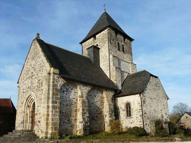 L'église de Saint-Cyr-les-Champagnes - Saint-Cyr-les-Champagnes (24270) - Dordogne
