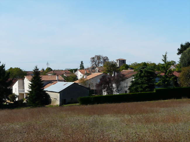 Le village de Saint Julien-de-Bourdeilles vu du sud-est - Saint-Julien-de-Bourdeilles (24310) - Dordogne