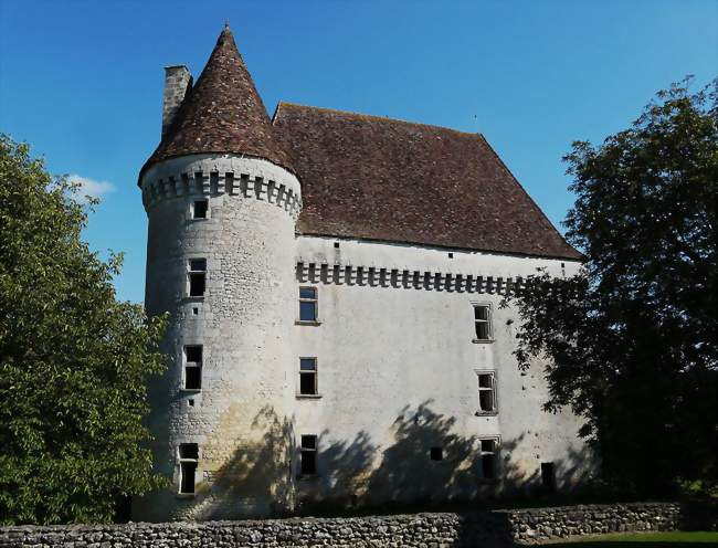 Le château de Saint-Maurice, à Saint-Laurent-des-Bâtons - Saint-Laurent-des-Bâtons (24510) - Dordogne