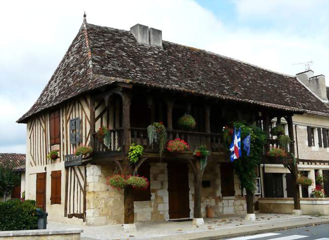 La mairie de Saint-Laurent-des-Hommes - Saint-Laurent-des-Hommes (24400) - Dordogne