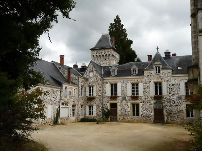 Le château d'Oche à Saint-Priest-les-Fougères - Saint-Priest-les-Fougères (24450) - Dordogne