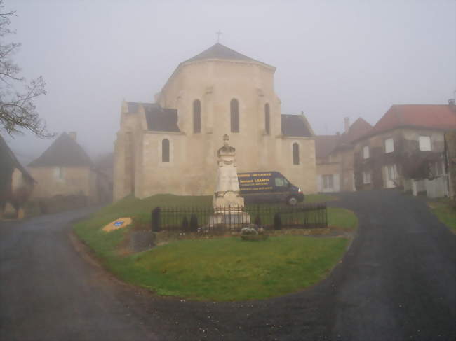 L'église de Saint-Rabier dans le brouillard - Saint-Rabier (24210) - Dordogne