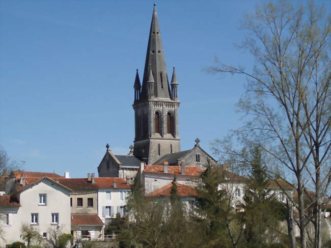 Le bourg de Villetoureix et son église - Villetoureix (24600) - Dordogne