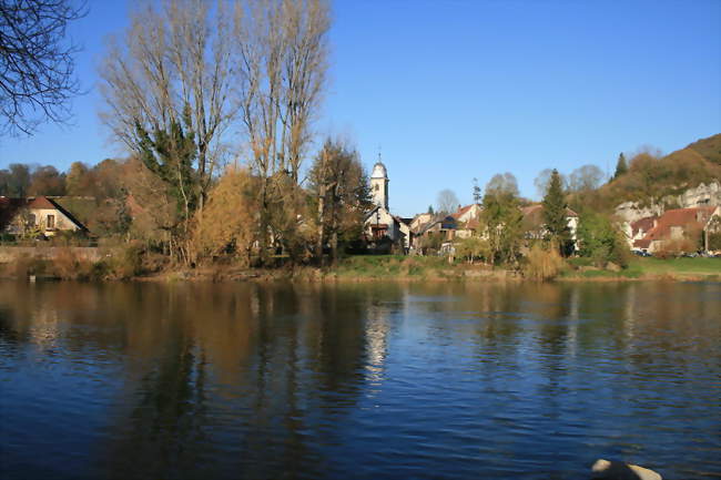 Vue d'Avanne depuis la rive gauche du Doubs - Avanne-Aveney (25720) - Doubs