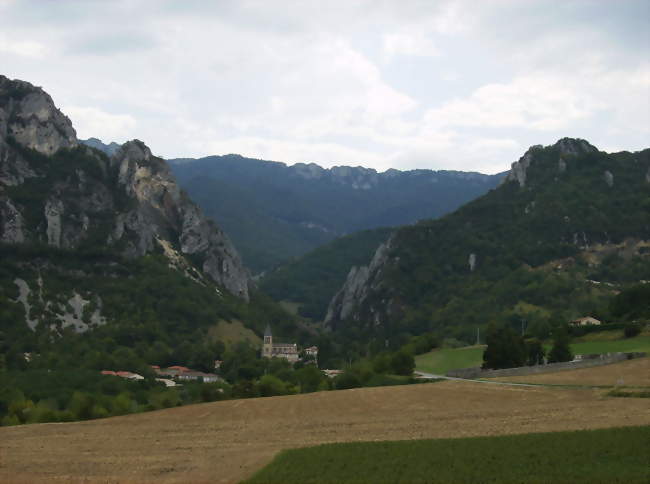 Vue du village de Beauregard - Beauregard-Baret (26300) - Drôme