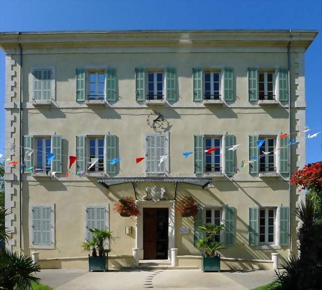 La mairie - Châteauneuf-du-Rhône (26780) - Drôme