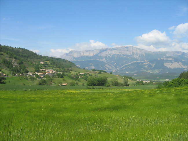 Commune de Montmaur en Diois - Montmaur-en-Diois (26150) - Drôme
