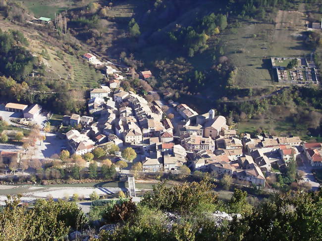 Rémuzat vu du rocher du Caire - Rémuzat (26510) - Drôme