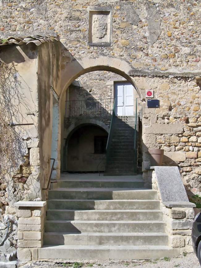 Entrée du prieuré clunisien - Tulette (26790) - Drôme
