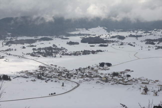 Vassieux vu des pentes du col de la Chau, près du Mémorial de la Résistance - Vassieux-en-Vercors (26420) - Drôme