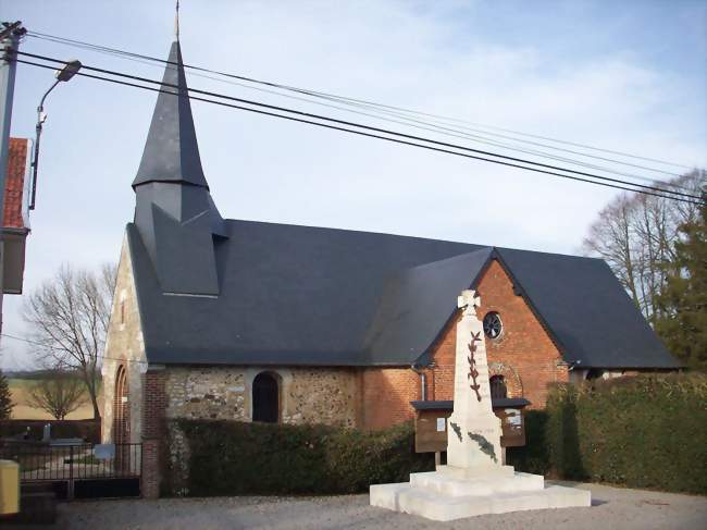 Église Sainte-Anne et le monument aux morts de Bosquentin - Bosquentin (27480) - Eure