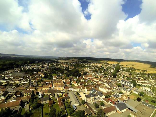Vue aérienne du village - Gasny (27620) - Eure