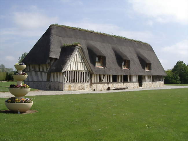 Ancien bâtiment contenant le pressoir - Jonquerets-de-Livet (27410) - Eure
