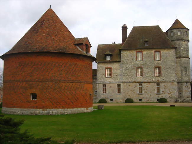 Le château et son colombier - Vascuil (27910) - Eure