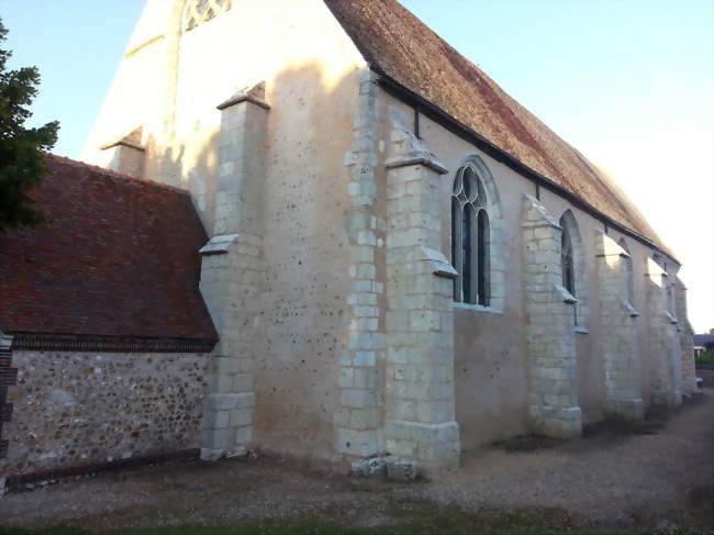 Eglise Saint-Pierre et Saint-Paul à Amilly - Crédits: Antoine Garnier/Panoramio/CC by SA