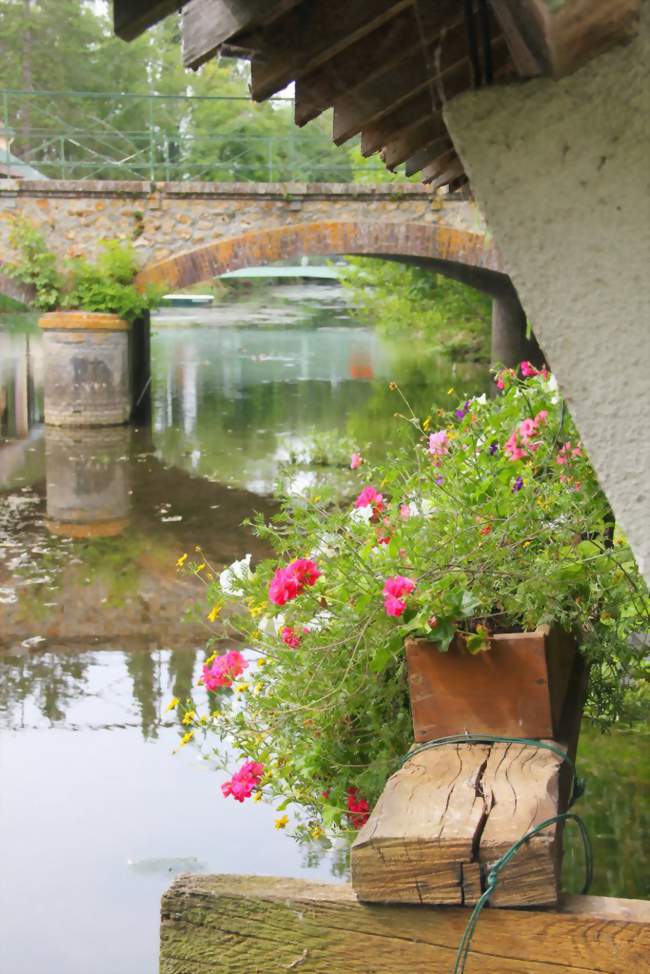 Mézières-en-Drouais - Crédits: alertent/Panoramio/CC by SA